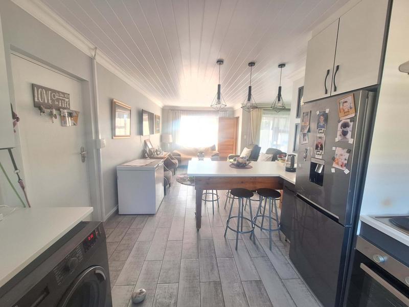 3 Bedroom Property for Sale in Dana Bay Western Cape